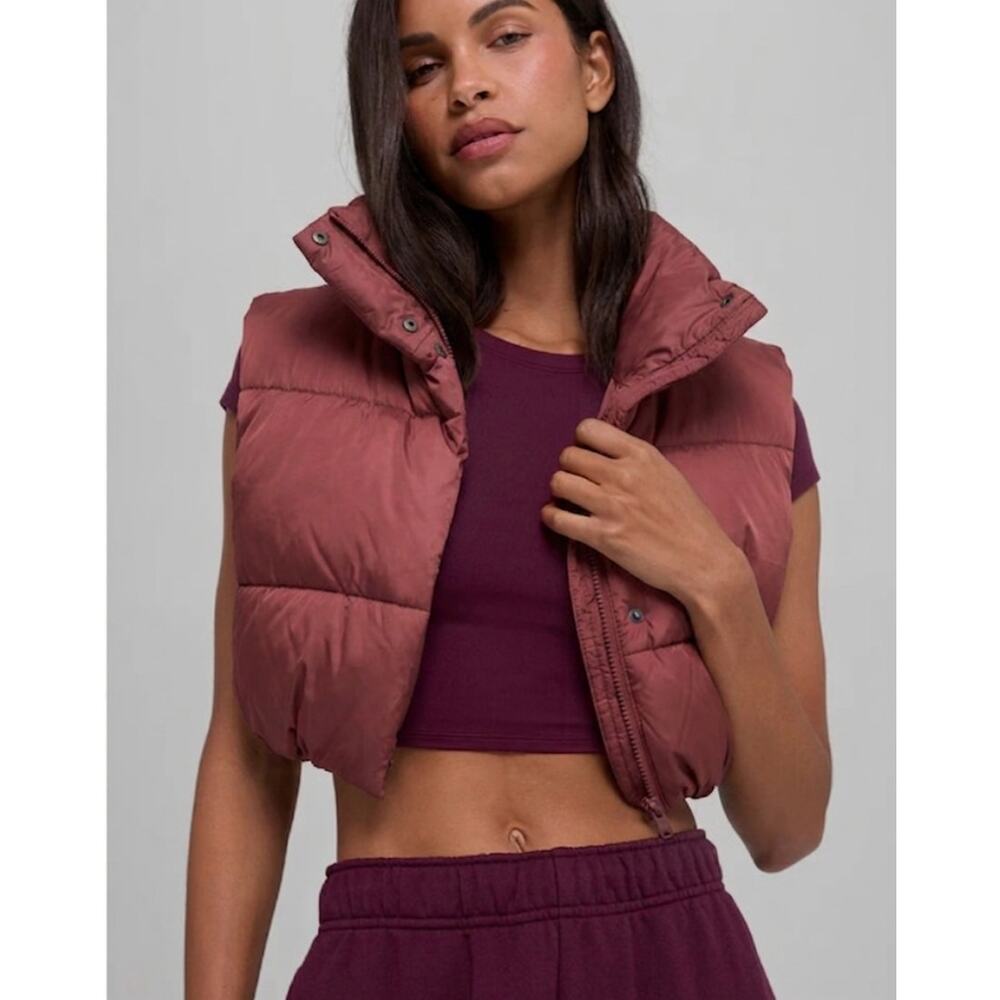 Alo Yoga Cropped Gold Rush Puffer Vest Burnt Red Quilted Sz Large Sold Out Color